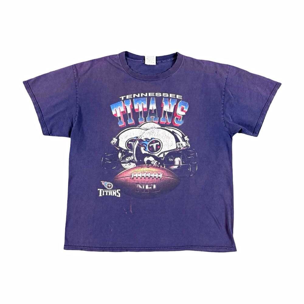 Vintage Faded and Distressed Tennessee Titans NFL Football Graphic TShirt Size L